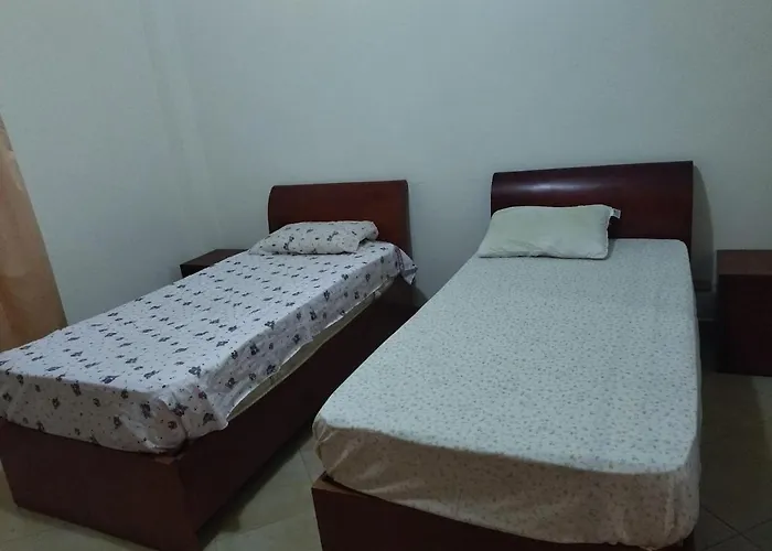 Private Entrance Close To Services Apartment